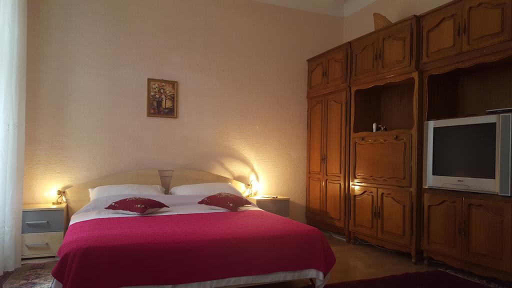 Apartma Aida *